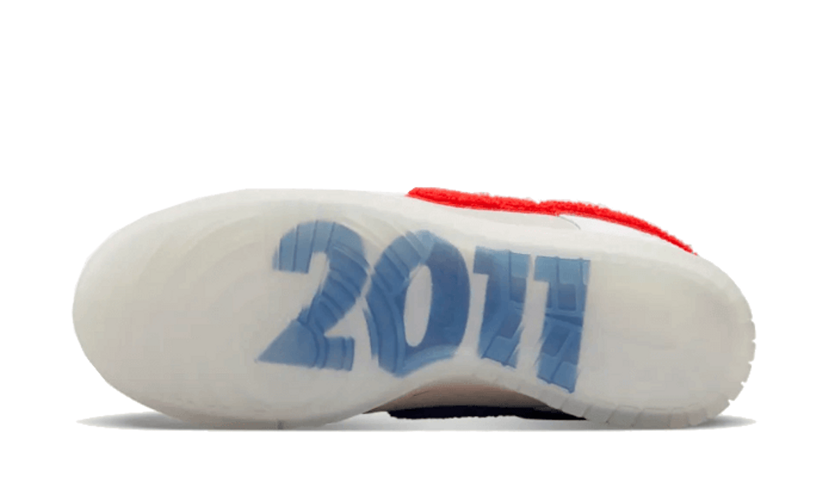 Nike Dunk Low Retro PRM Year of the Rabbit White Crimson - FD4203-161 - imagen 3
