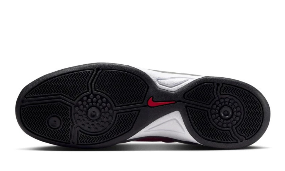 Nike total 90 metallic silver black