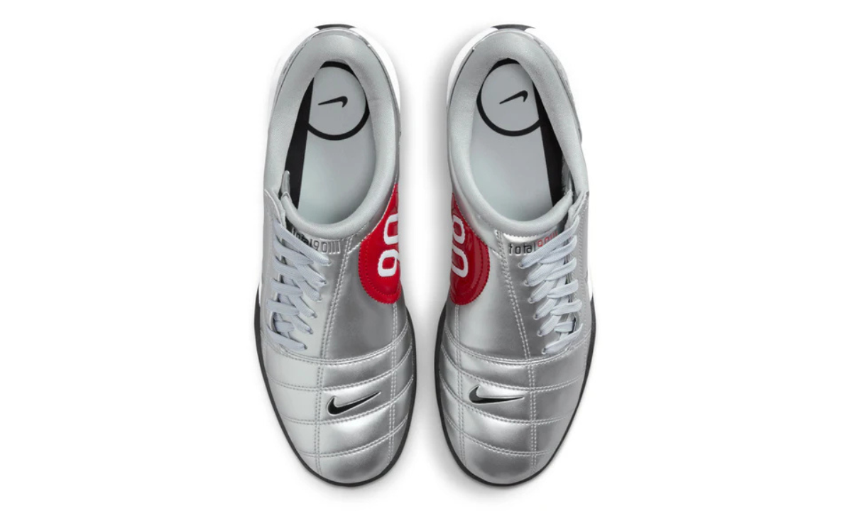 Nike total 90 metallic silver black