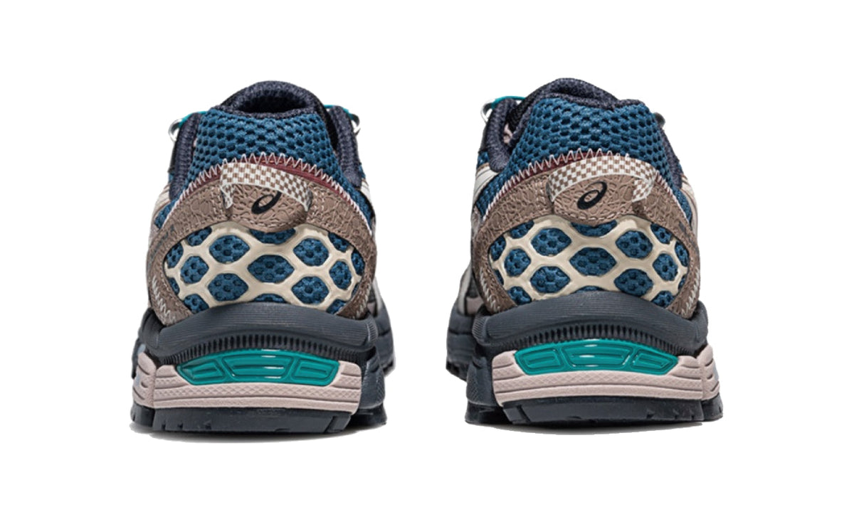 ASICS Gel-Kahana 8 FL Grey Brown 1203B031-027 — Vista 3