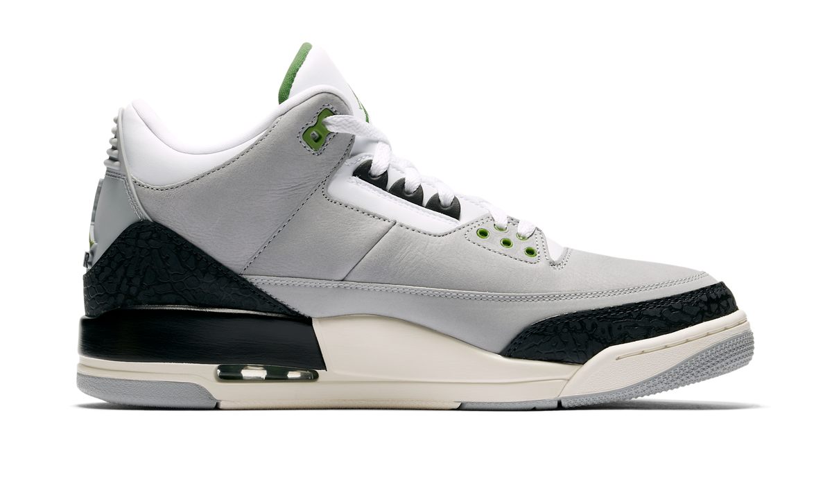 Air Jordan 3 Retro Chlorophyll 136064-006 — Vista 2