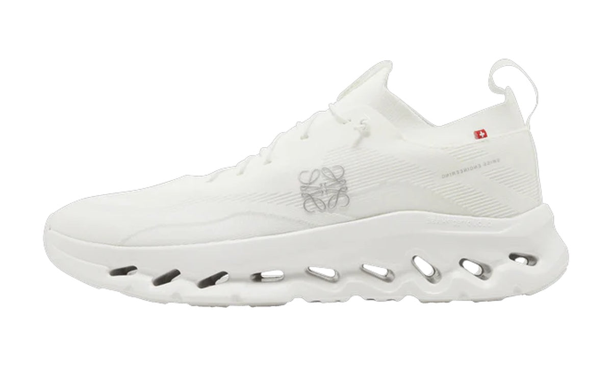 On Running Cloudtilt LOEWE All White — vista 1