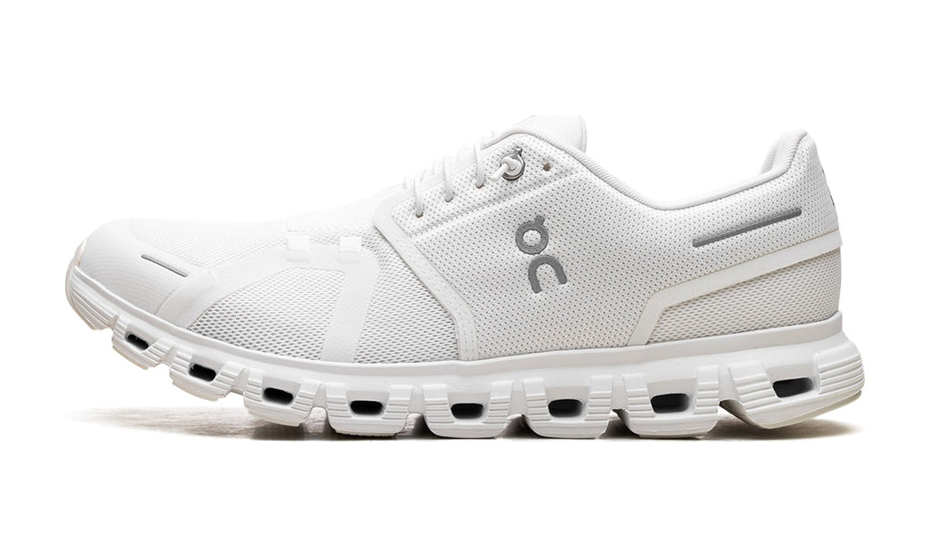 On Running Cloud 6 All White — vista 1