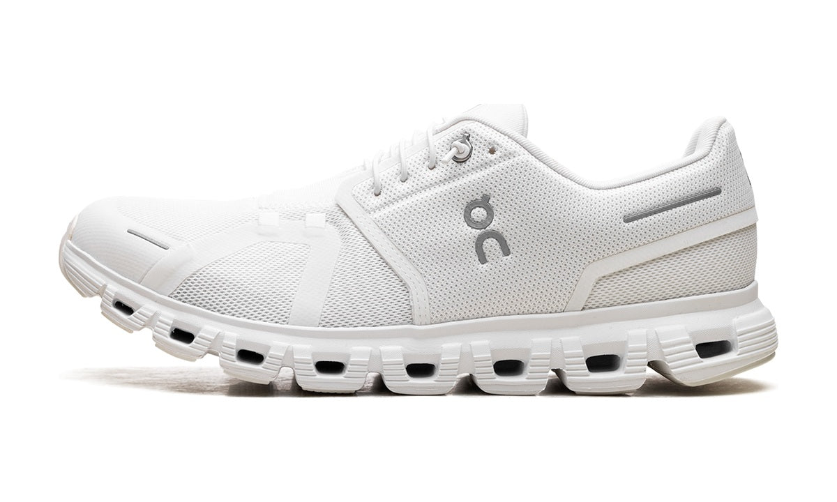 On Running Cloud 6 All White — vista 1