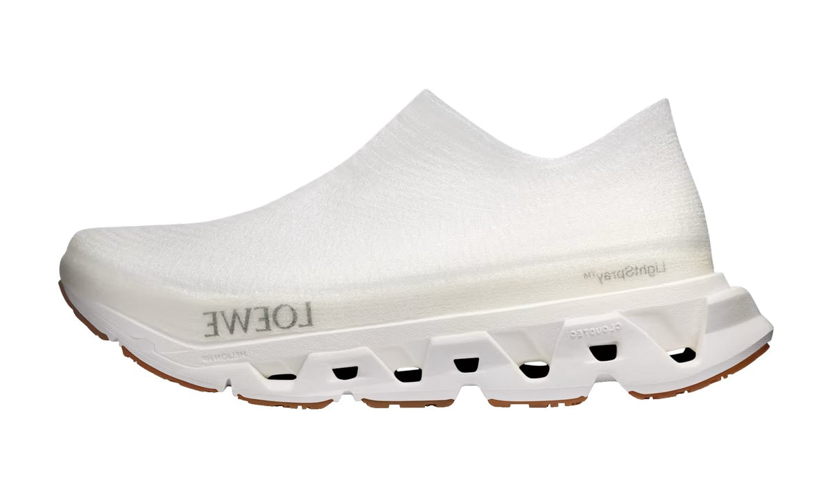 On Running LightSpray Cloudmonster LOEWE White — vista 1