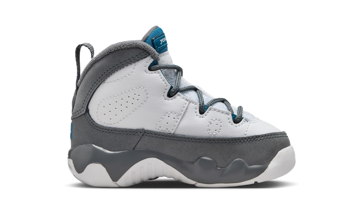 Air Jordan 9 Retro Flint Grey French Blue (2026) (TD) 401812-100 — Vista 2