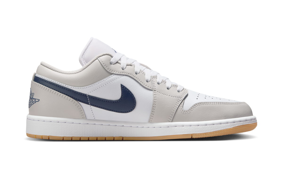 Air Jordan 1 Low Midnight Navy Neutral Grey 553558-146 — Vista 2