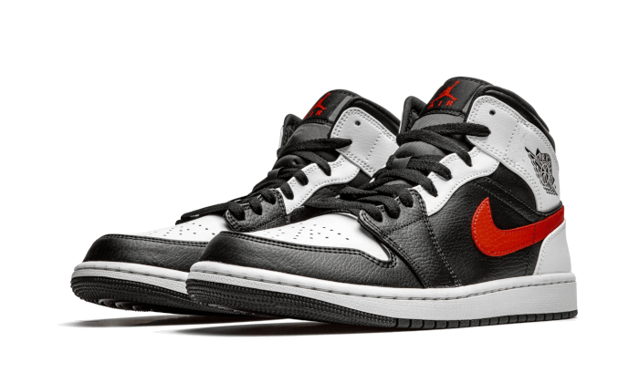 Air Jordan 1 Mid Black Chile Red White 554724-075 — Vista 2