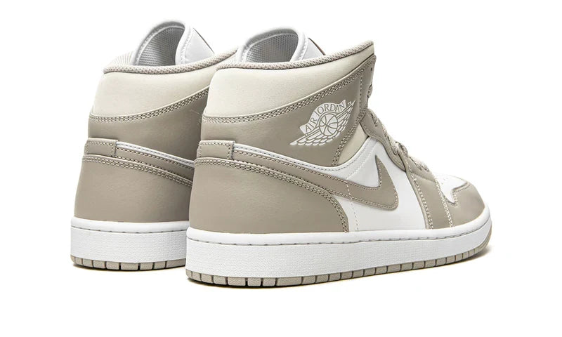 Air Jordan 1 Mid Linen 554724-082 — Vista 3