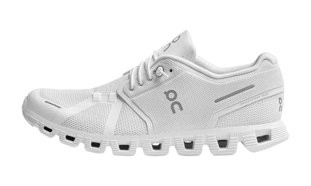 On Running Cloud 5 All White — vista 1