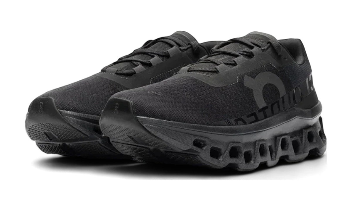 On Running Cloudmonster All Black — vista 2