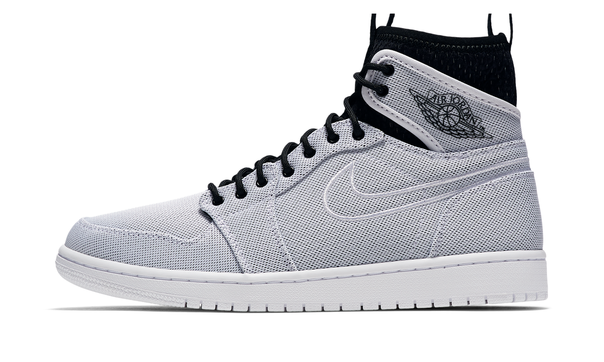Air Jordan 1 Retro Ultra High White Black 844700-132 — Vista 1