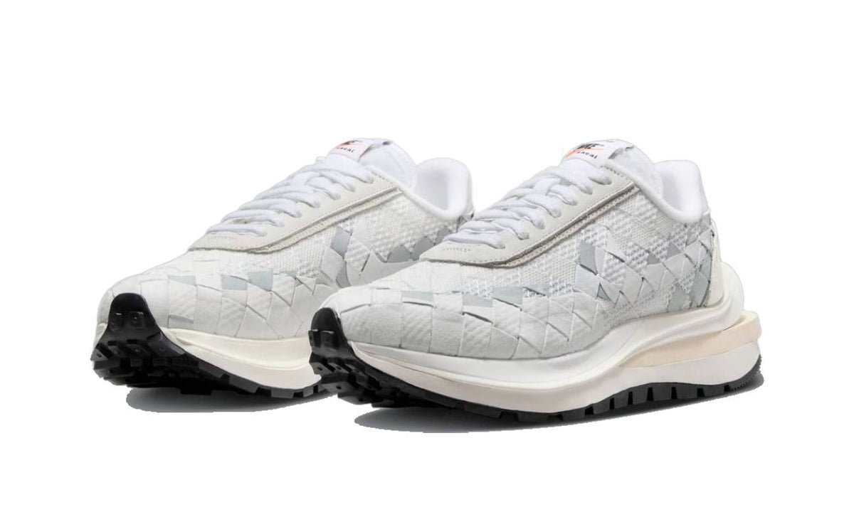 Jean Paul Gaultier x sacai x Nike LDVaporwaffle Mix White - DR5209-100 - imagen 4