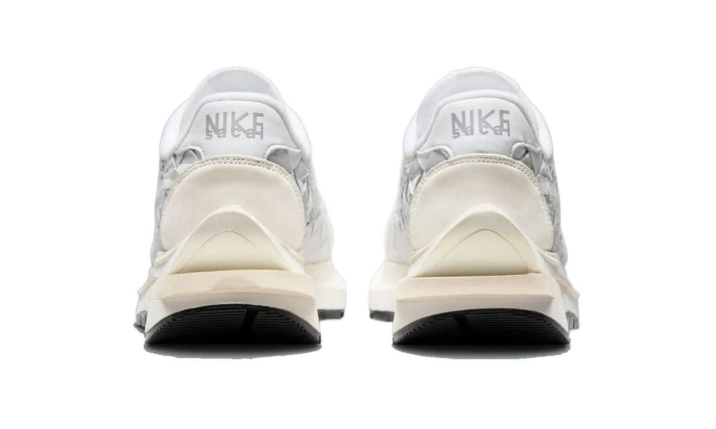 Jean Paul Gaultier x sacai x Nike LDVaporwaffle Mix White - DR5209-100 - imagen 5