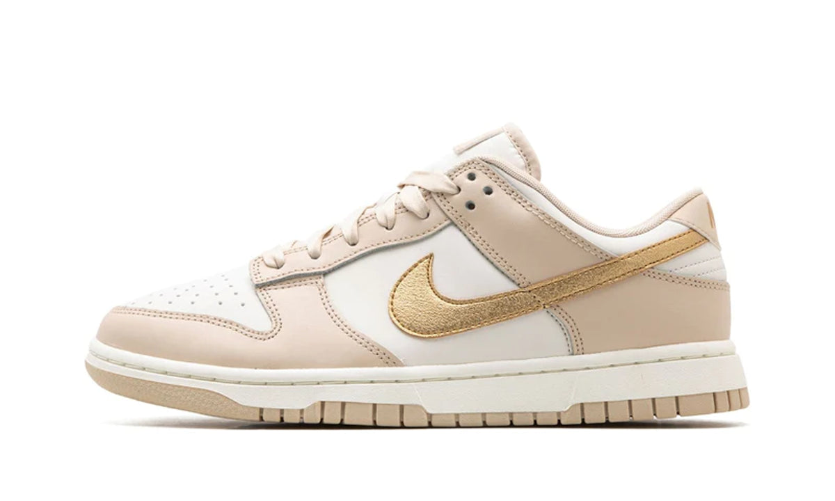 Nike Dunk Low Phantom Metallic Gold (W) - DX5930-001 - imagen 1