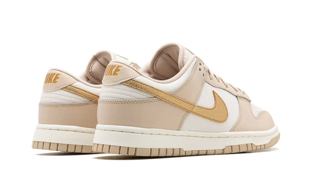 Nike Dunk Low Phantom Metallic Gold (W) - DX5930-001 - imagen 3