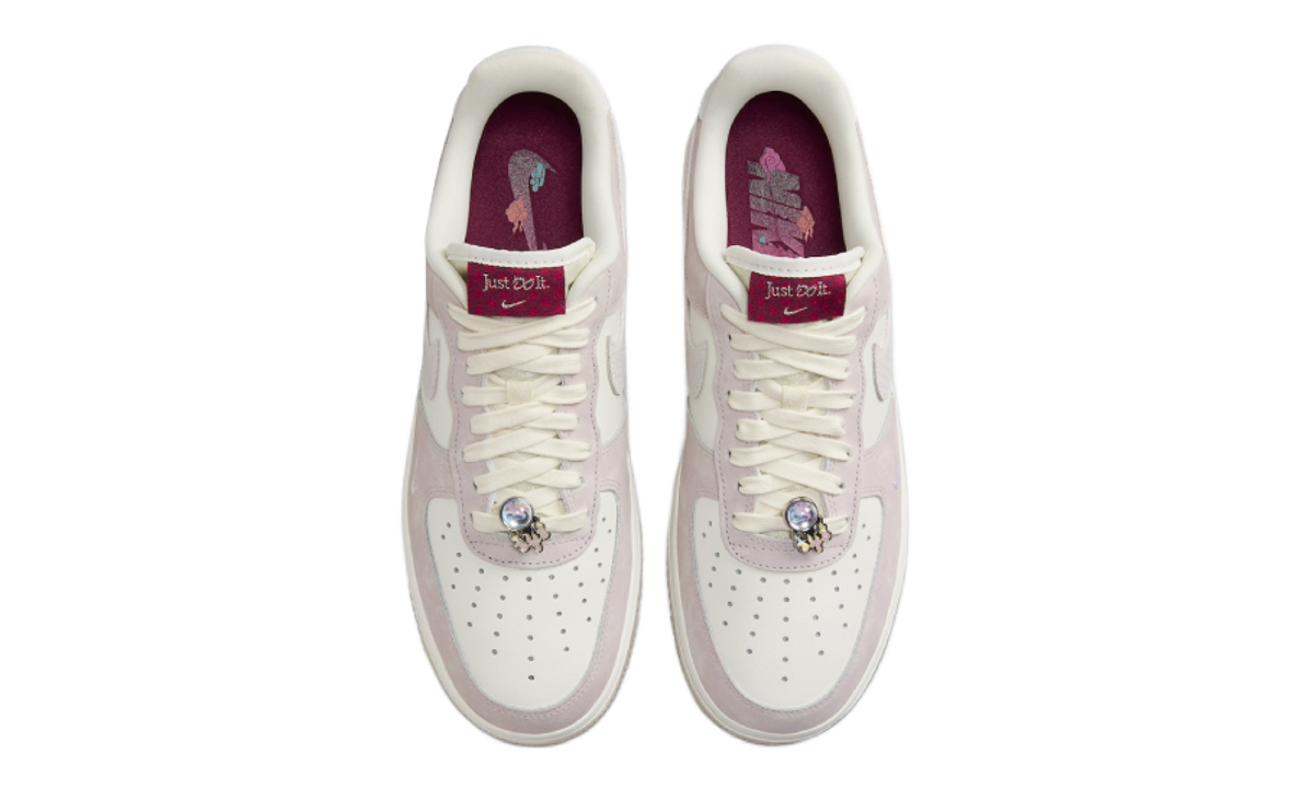 Nike Air Force 1 Low Year of the Dragon - FZ5066-111 - imagen 3