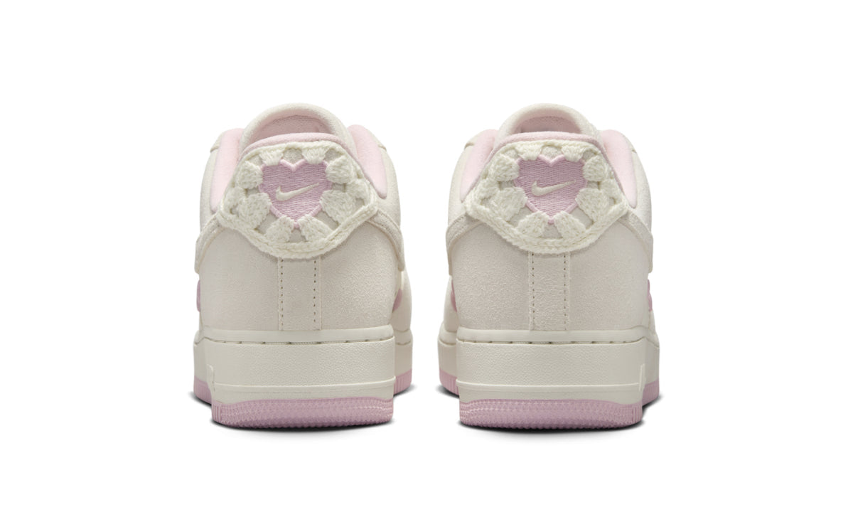 Nike Air Force 1 Low Valentine's Day (2025) - HV5992-111 - imagen 3