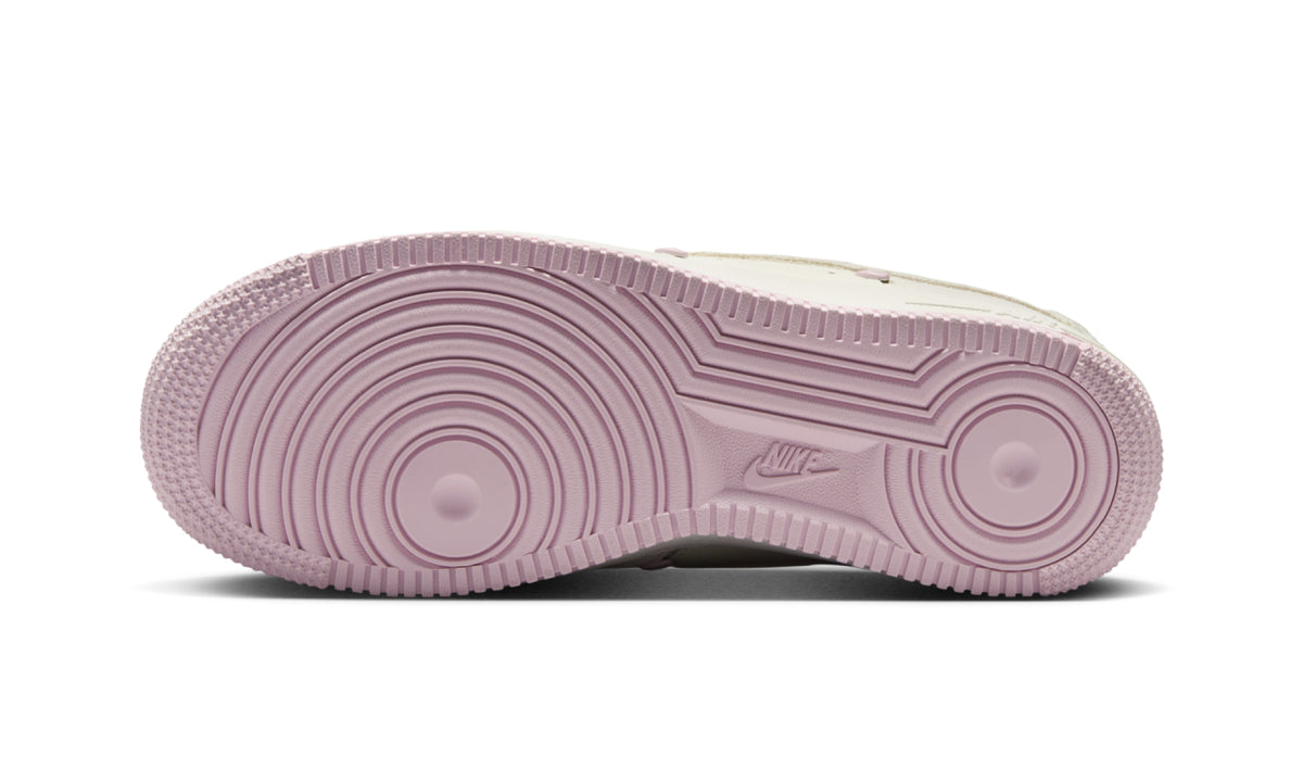 Nike Air Force 1 Low Valentine's Day (2025) - HV5992-111 - imagen 4