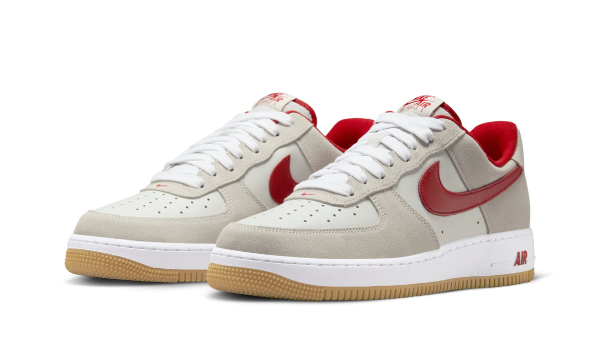 Nike Air Force 1 '07 LV8 Photon Dust Varsity Red - IB6388-101 - imagen 2