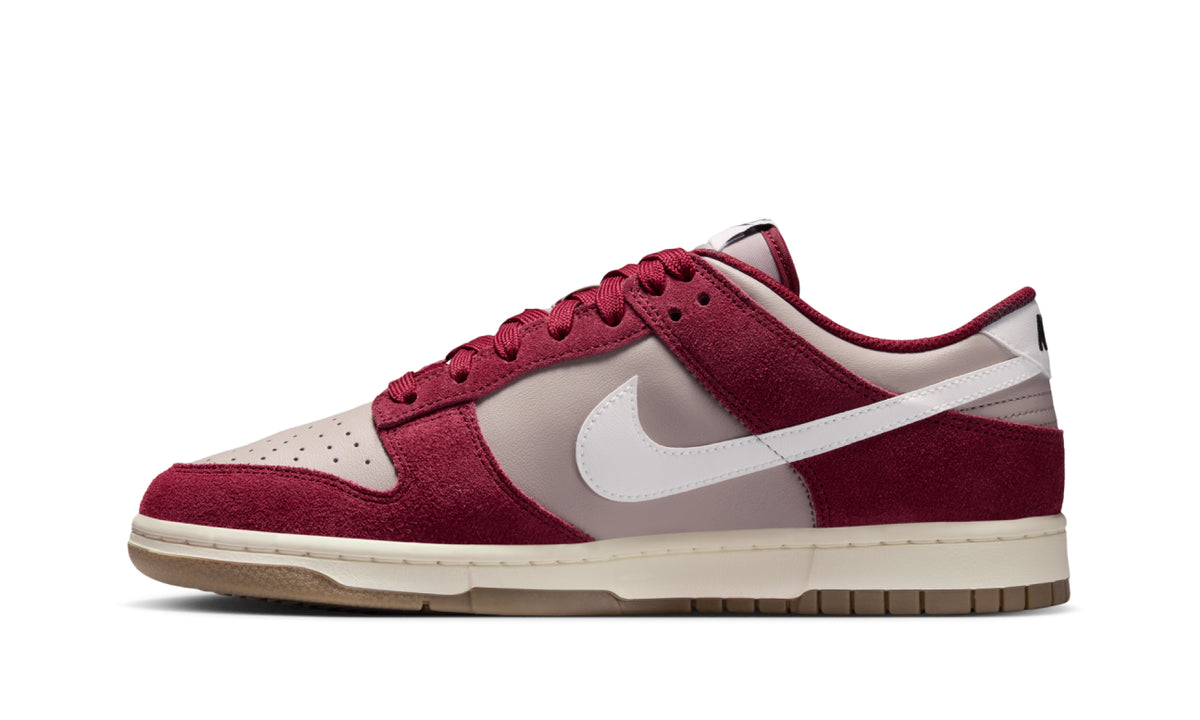 Nike Dunk Low Retro SE College Grey Team Red - IB6399-004 - imagen 1