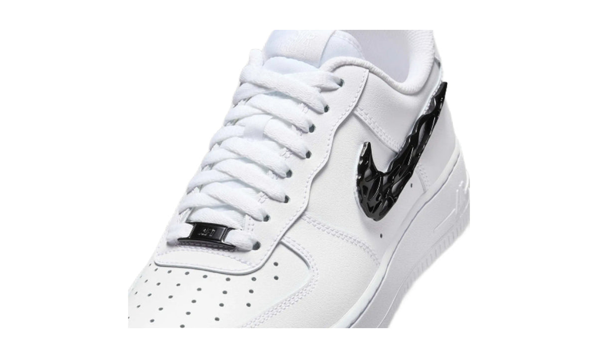 Nike Air Force 1 Low Liquid Metal Swoosh (Women's) - IF1686-101 - imagen 3