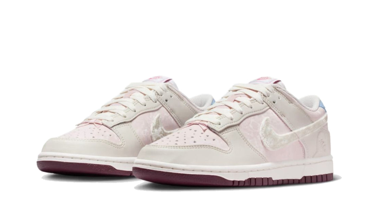 Nike Dunk Low Valentine's Day (2026) (Women's) - IQ1145-610 - imagen 2