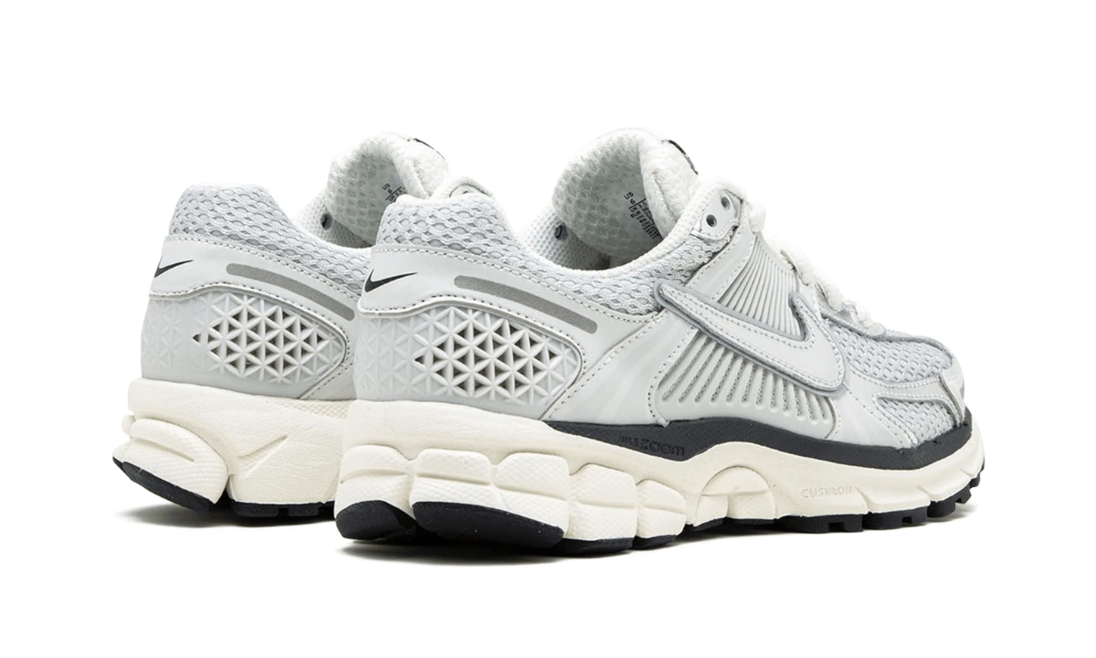 Nike Zoom Vomero 5 Photon Dust