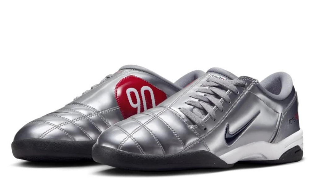 Nike total 90 metallic silver black
