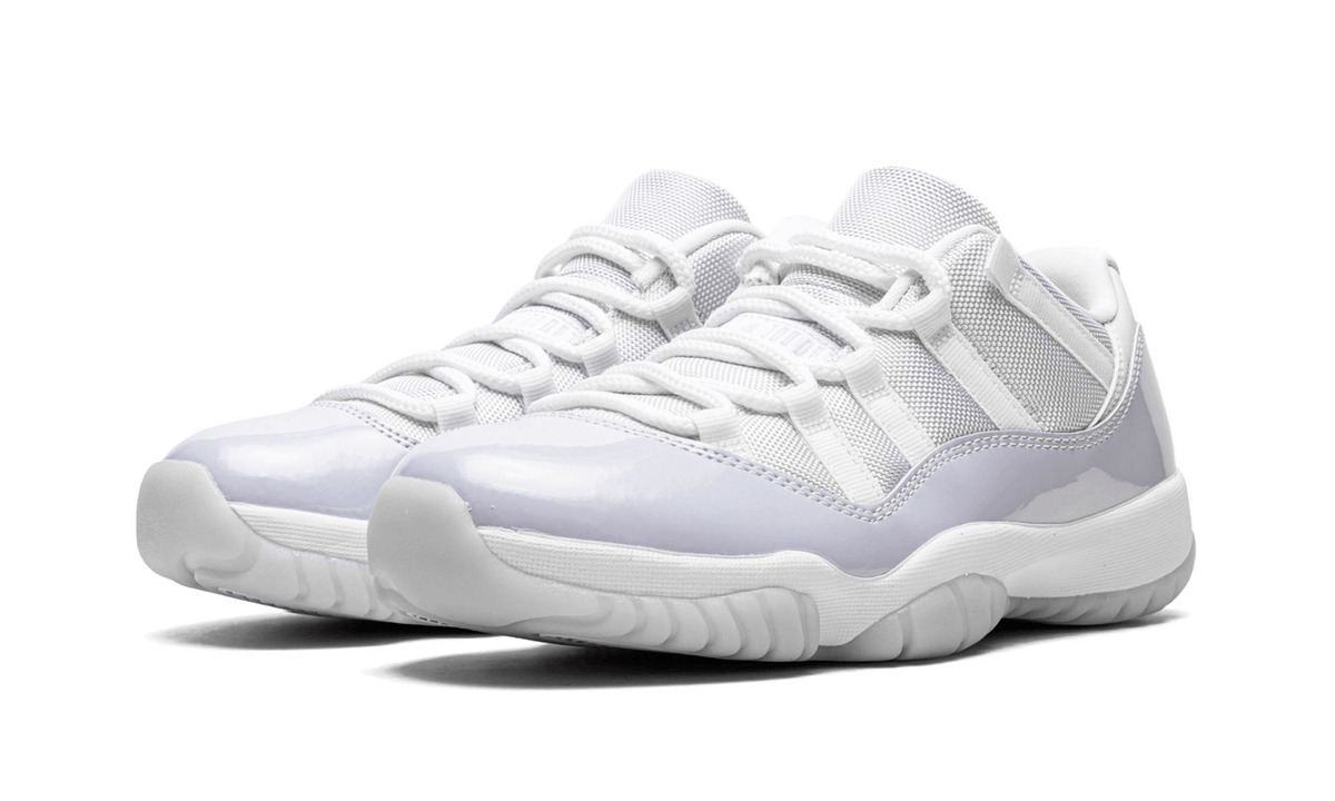 Air Jordan 11 Retro Low Pure Violet AH7860-101 — Vista 2