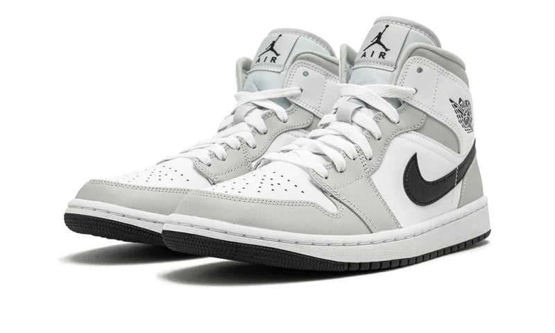 Air Jordan 1 Mid Light Smoke Grey Black (W) BQ6472-015 — Vista 2