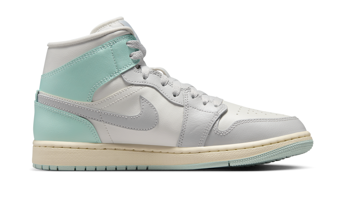 Air Jordan 1 Mid Football Grey Igloo (Women's) BQ6472-134 — Vista 2