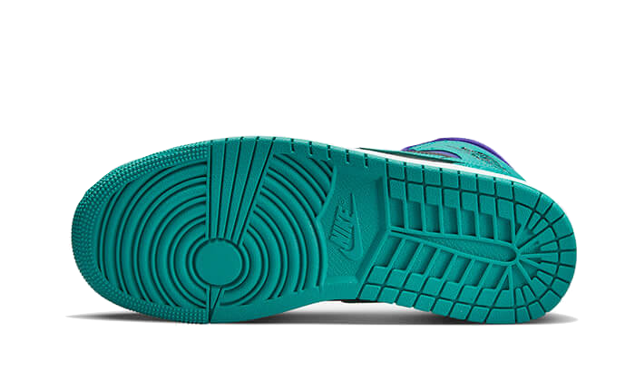 Air Jordan 1 Mid Black Grape (Women's) BQ6472-502 — Vista 2