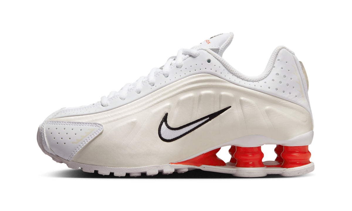 Nike Shox R4 White Phantom Picante Red (GS) — Foto 1