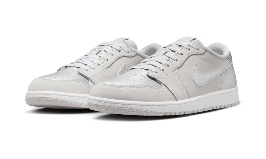 Air Jordan 1 Low OG Metallic Silver CZ0790-002 — Vista 2