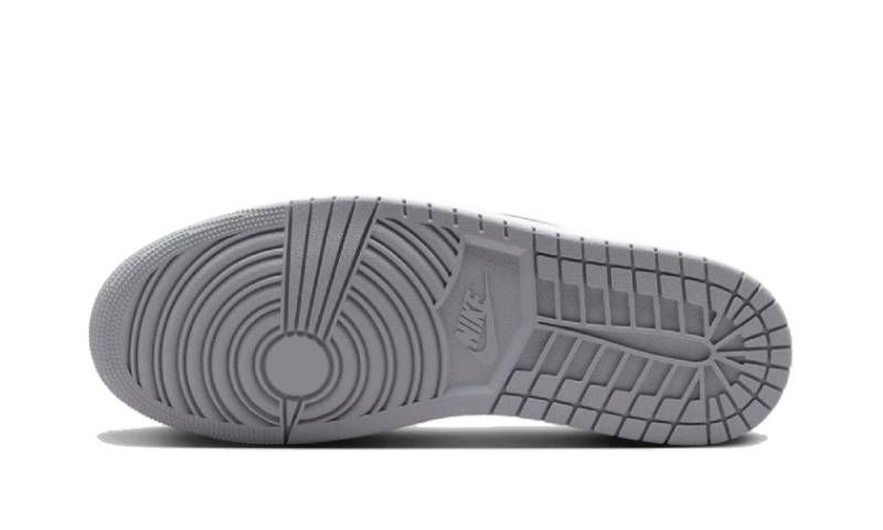 Air Jordan 1 Retro Low OG Barons CZ0790-110 — Vista 3