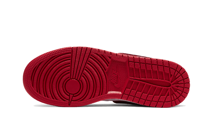Air Jordan 1 Low SE Red Quilt (GS) DB3621-600 — Vista 2