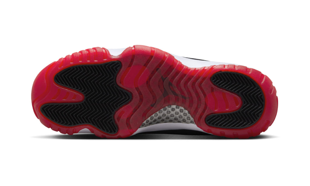 Air Jordan 11 Retro Bred Velvet DB5457-061 — Vista 3