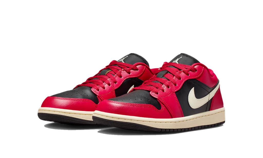 Air Jordan 1 Low Mystic Hibiscus Black (W) DC0774-605 — Vista 2