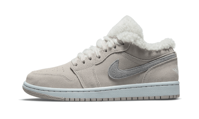 Air Jordan 1 Low SE Sherpa Fleece (Women's) DO0750-002 — Vista 1