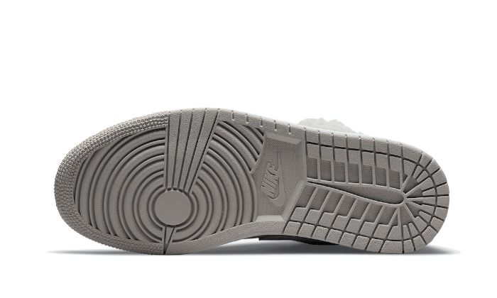 Air Jordan 1 Low SE Sherpa Fleece (Women's) DO0750-002 — Vista 2