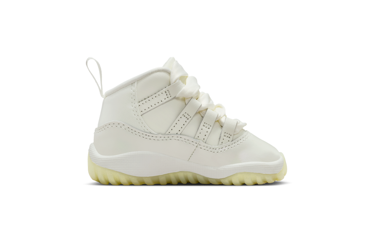 Air Jordan 11 Retro Pearl (TD) DO3856-110 — Vista 2
