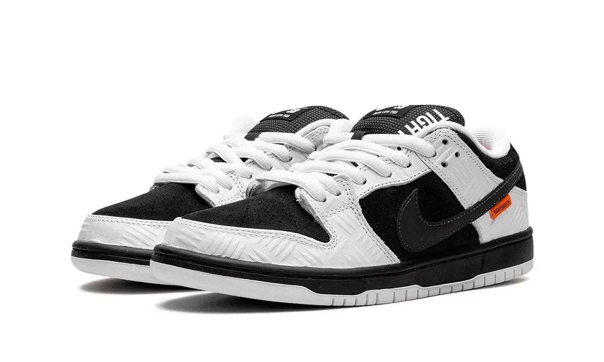 Nike SB Dunk Low Tightbooth