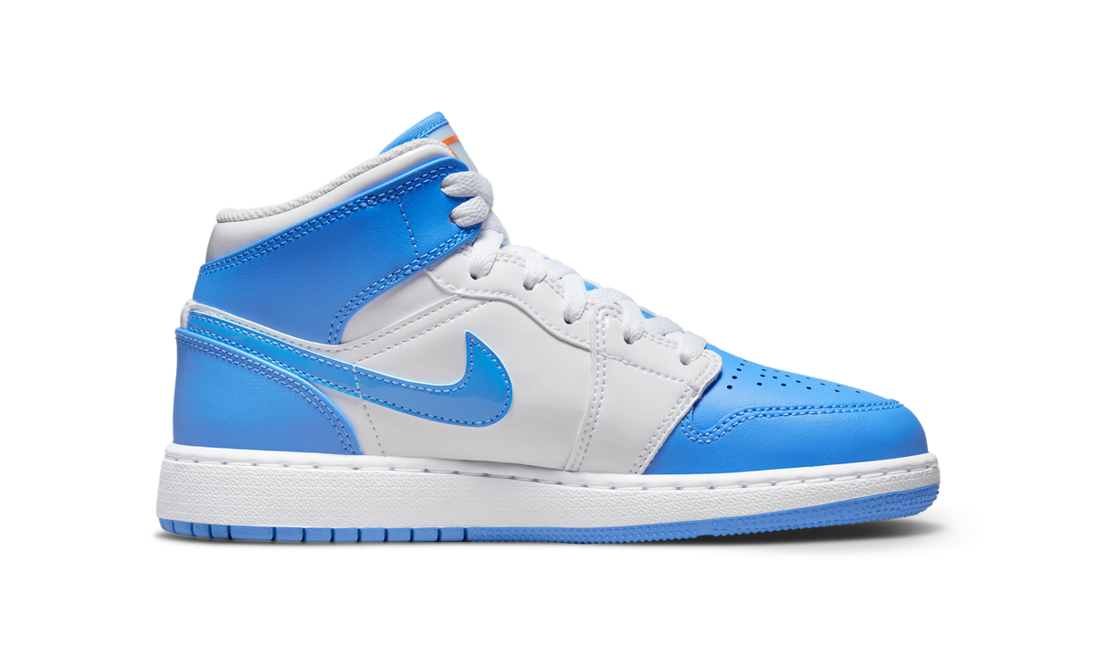 Air Jordan 1 Mid Sneaker School Game Winner (GS) DR6492-100 — Vista 2