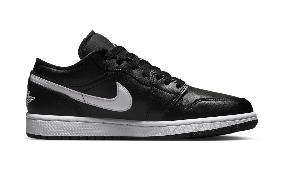 Air Jordan 1 Low Black White (2022) (Women's) DV0990-001 — Vista 2
