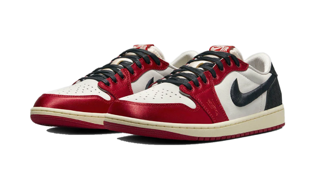 Air Jordan 1 Low OG Trophy Room FN0432-100 — Vista 2