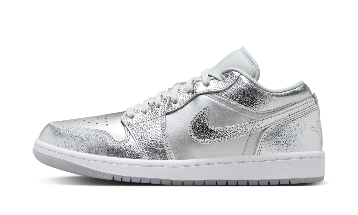 Air Jordan 1 Low SE Metallic Silver (Women's) FN5030-001 — Vista 1