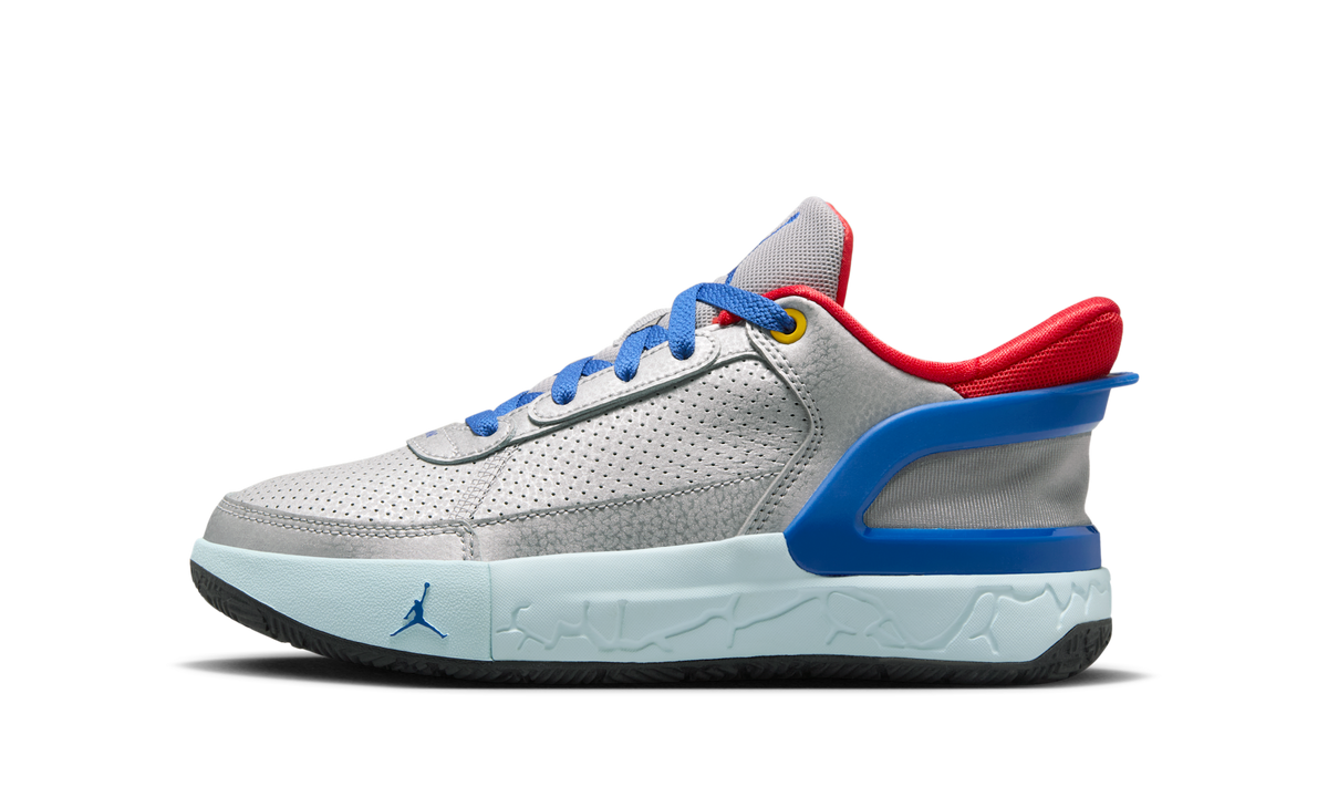 Air Jordan DAY1 EO Metallic Silver Light Crimson Glacier Blue Game Royal (GS) FQ1306-003 — Vista 1