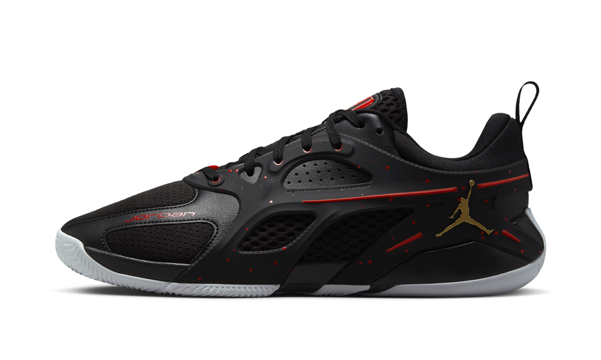 Air Jordan Heir Black Red Metallic Gold FQ3858-076 — Vista 1