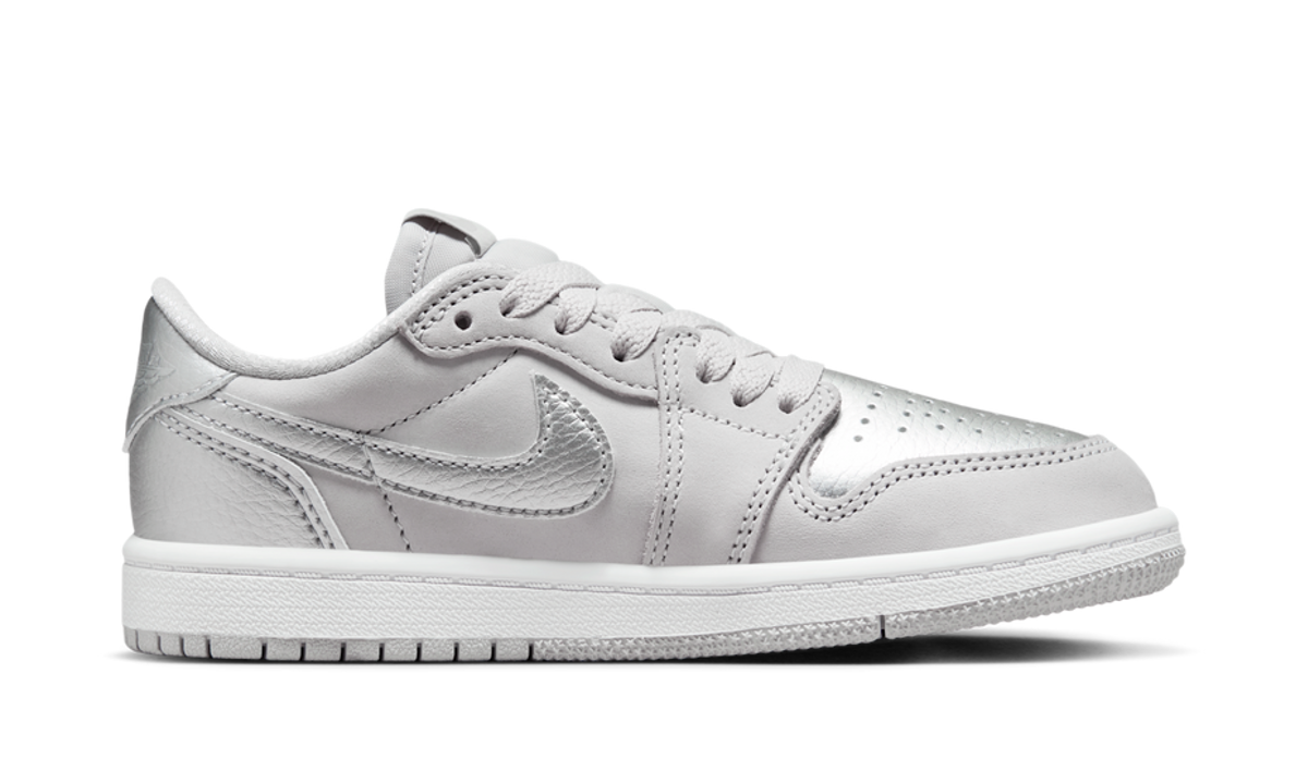 Air Jordan 1 Low OG Metallic Silver (PS) FQ5436-002 — Vista 2